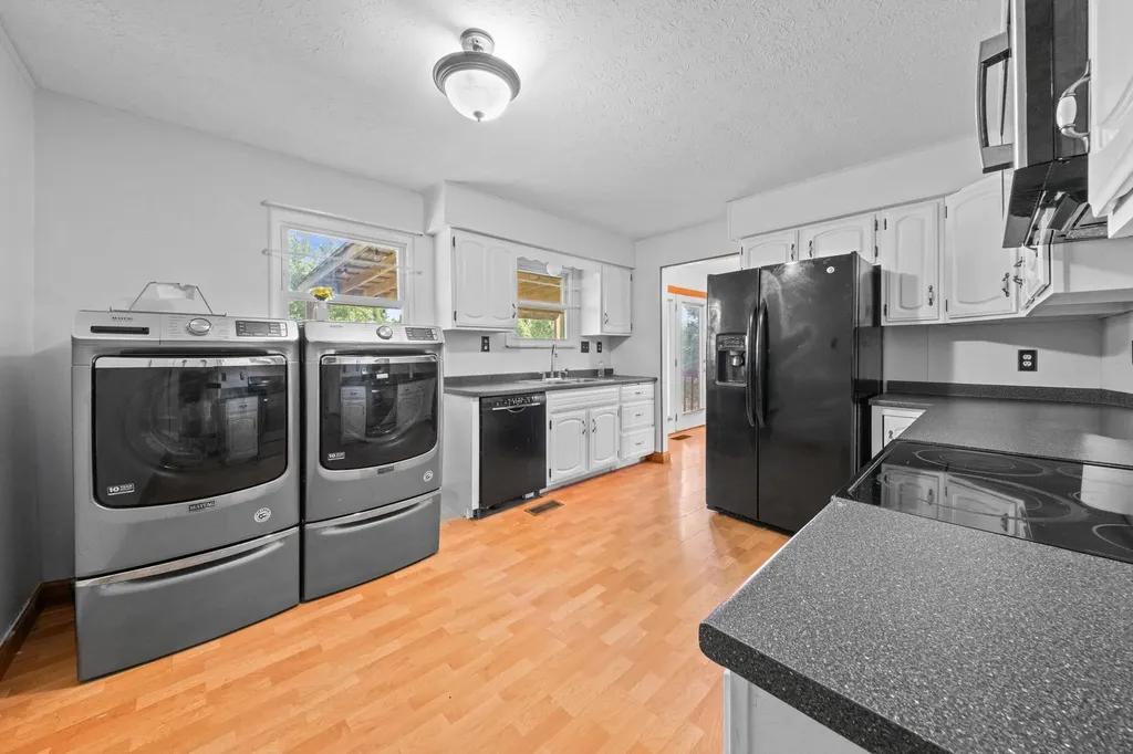 92 Pearl Lane Louisa KY 41230
