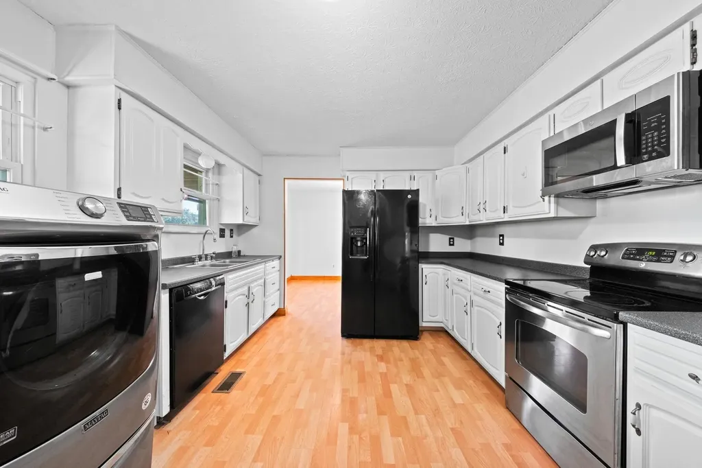 92 Pearl Lane Louisa KY 41230