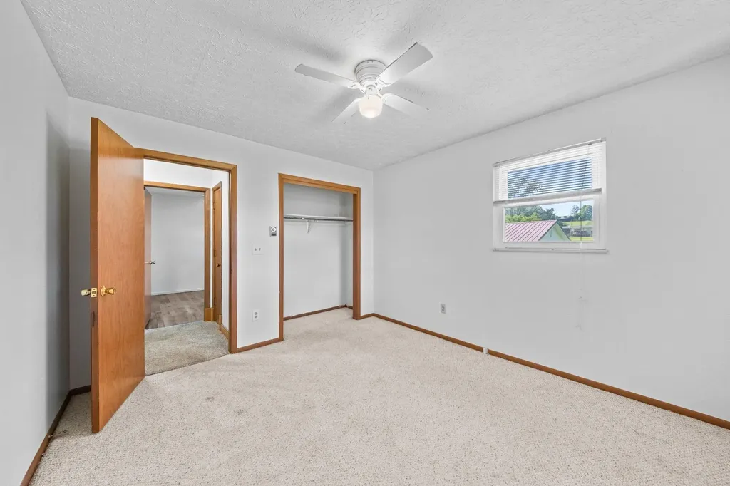 92 Pearl Lane Louisa KY 41230