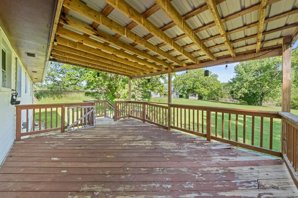 92 Pearl Lane Louisa KY 41230