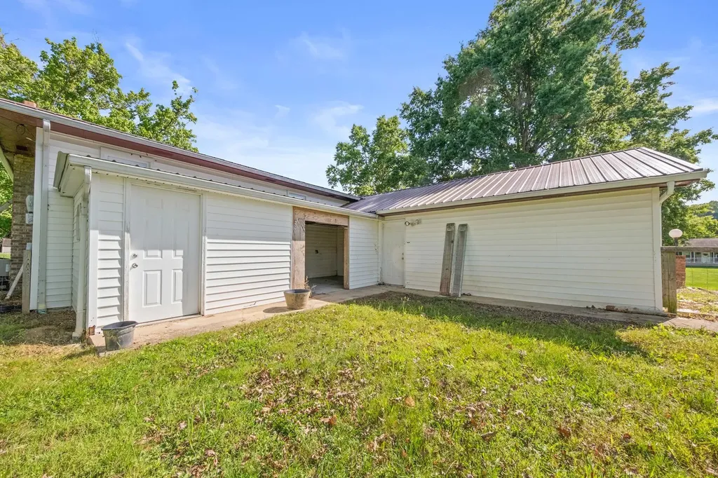 92 Pearl Lane Louisa KY 41230