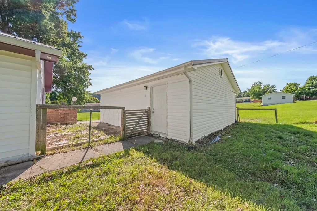92 Pearl Lane Louisa KY 41230