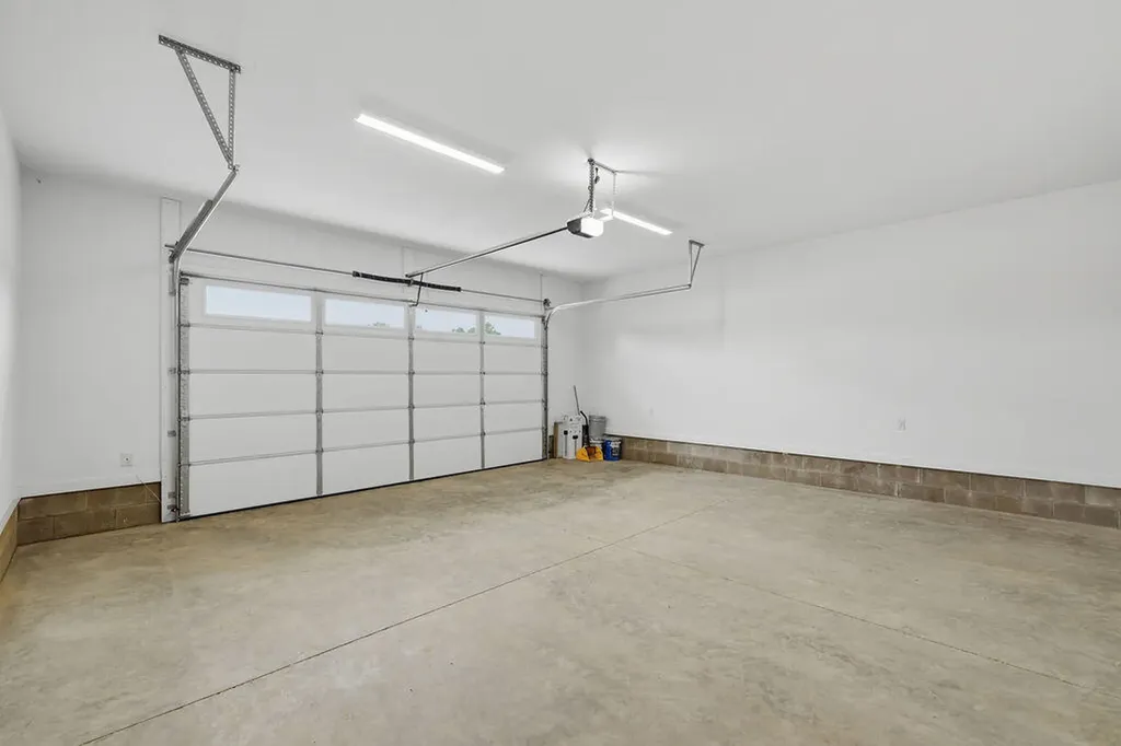 8 Logan Trail Murray KY 42071