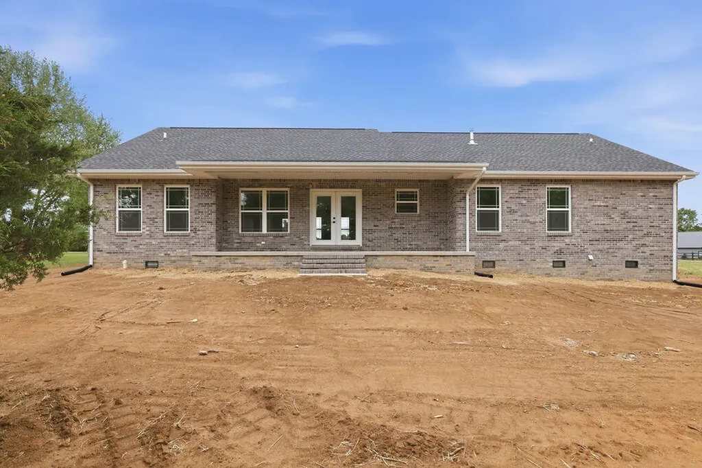 8 Logan Trail Murray KY 42071