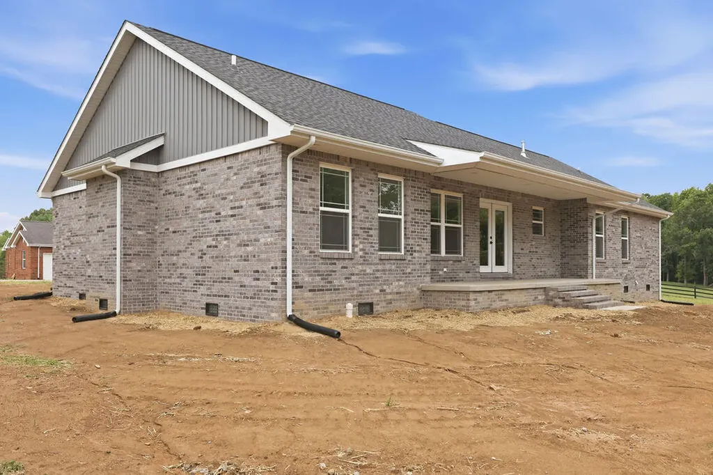 8 Logan Trail Murray KY 42071