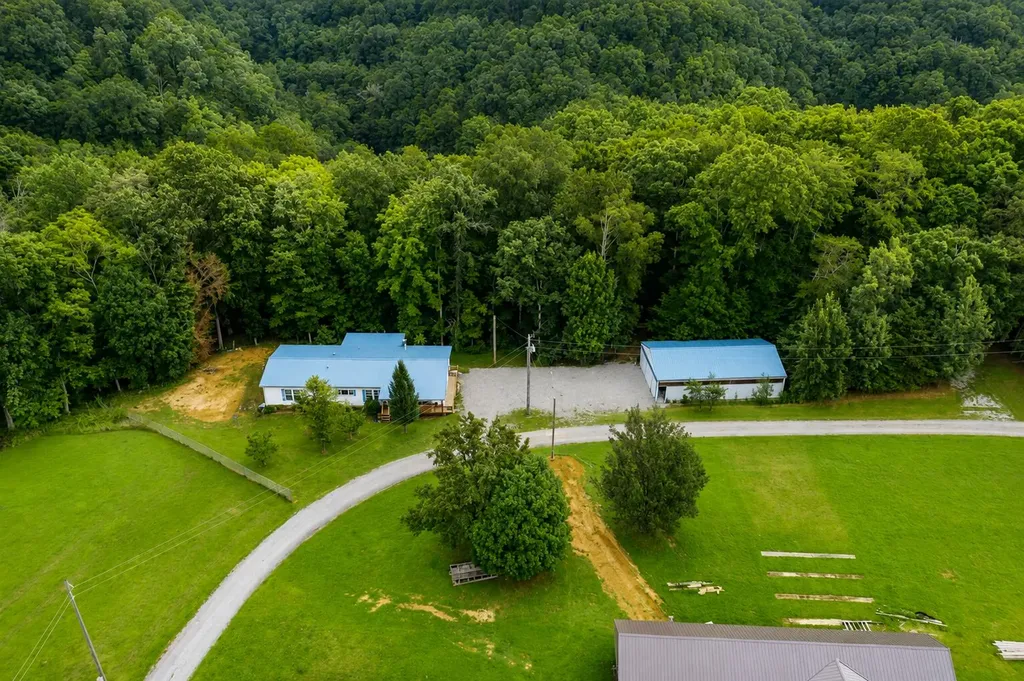 149 Blossom Lane Nancy KY 42544