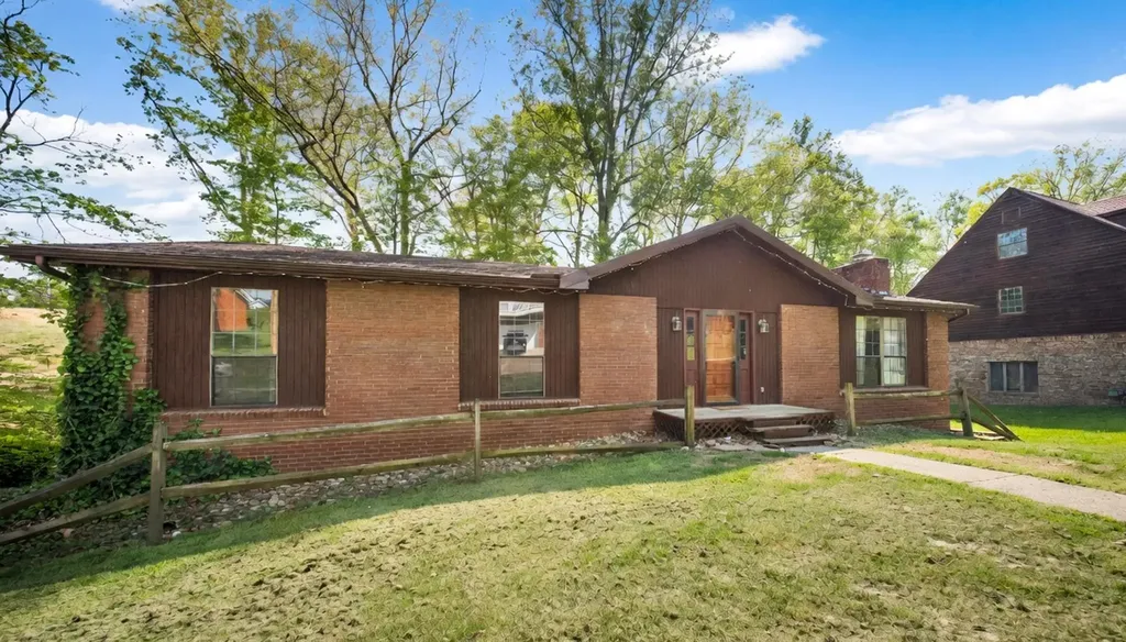 76 Verna Drive Russell KY 41169