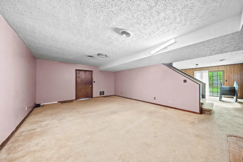 76 Verna Drive Russell KY 41169