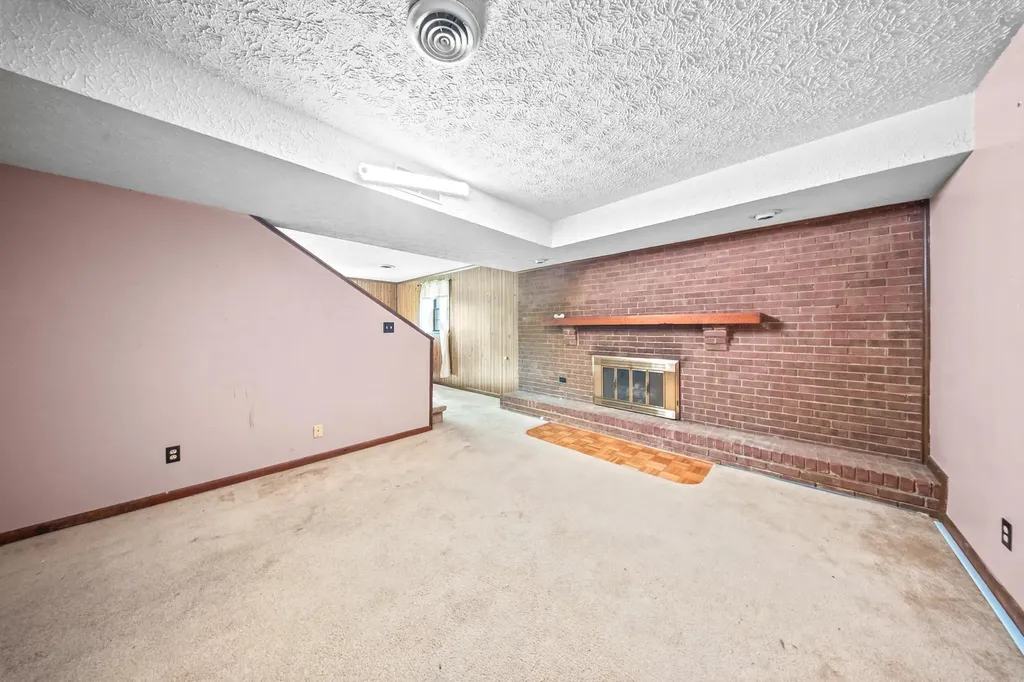 76 Verna Drive Russell KY 41169