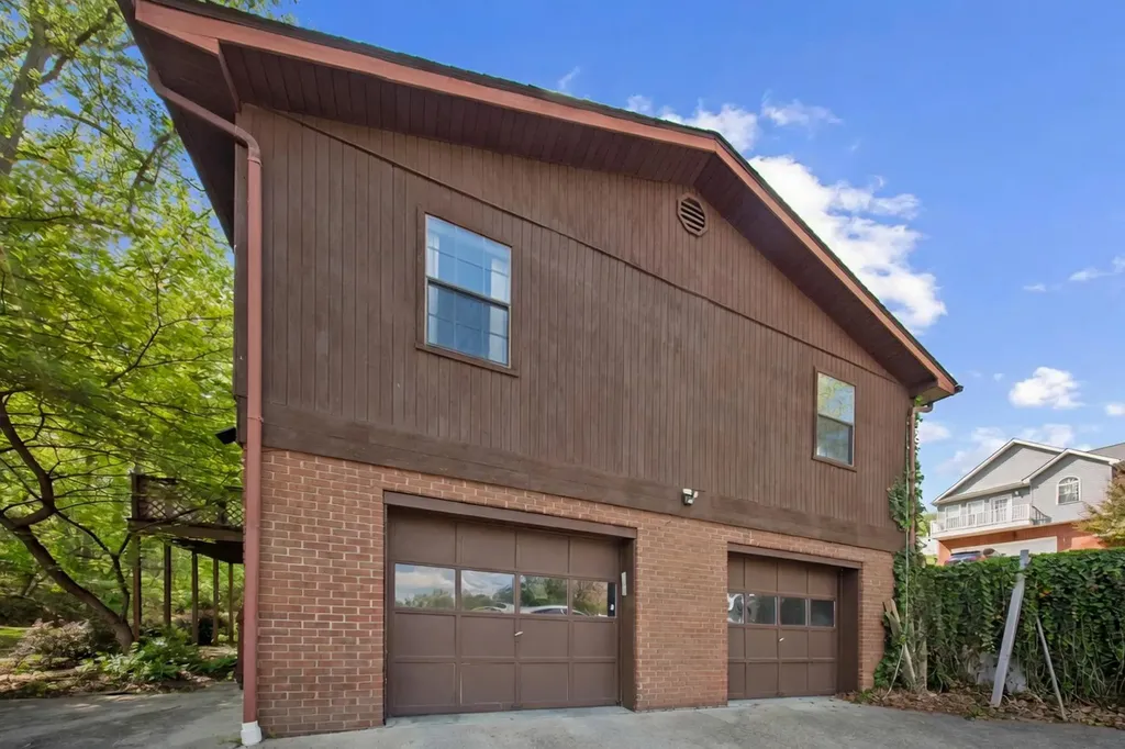 76 Verna Drive Russell KY 41169
