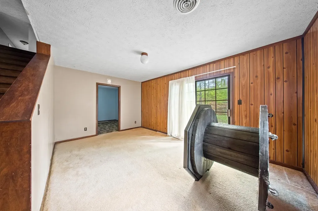 76 Verna Drive Russell KY 41169