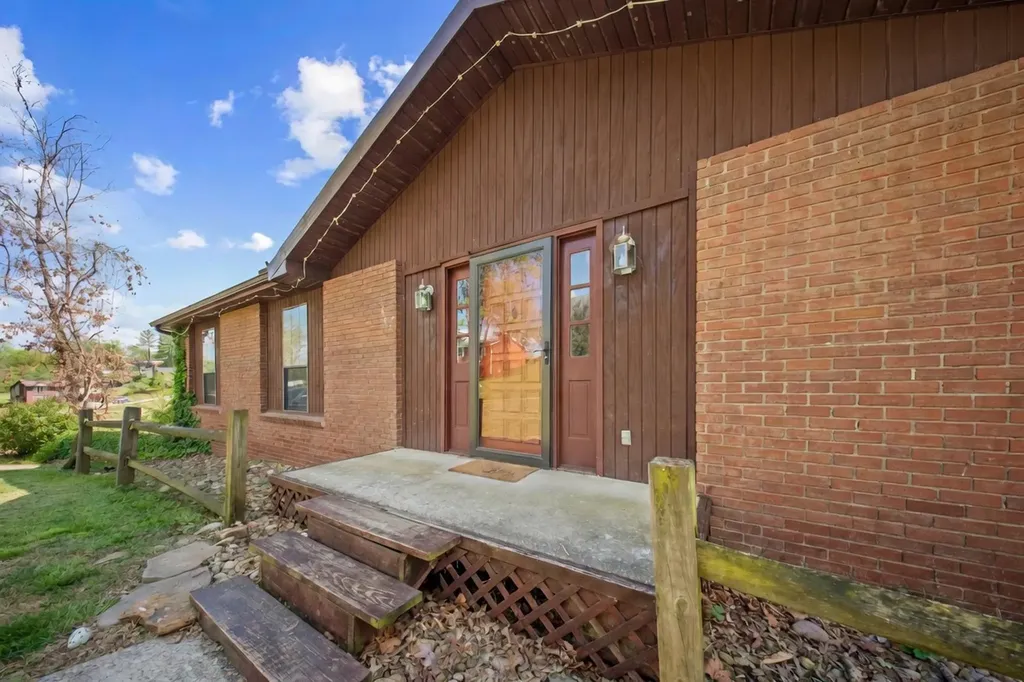 76 Verna Drive Russell KY 41169