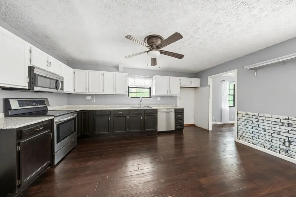 76 Verna Drive Russell KY 41169