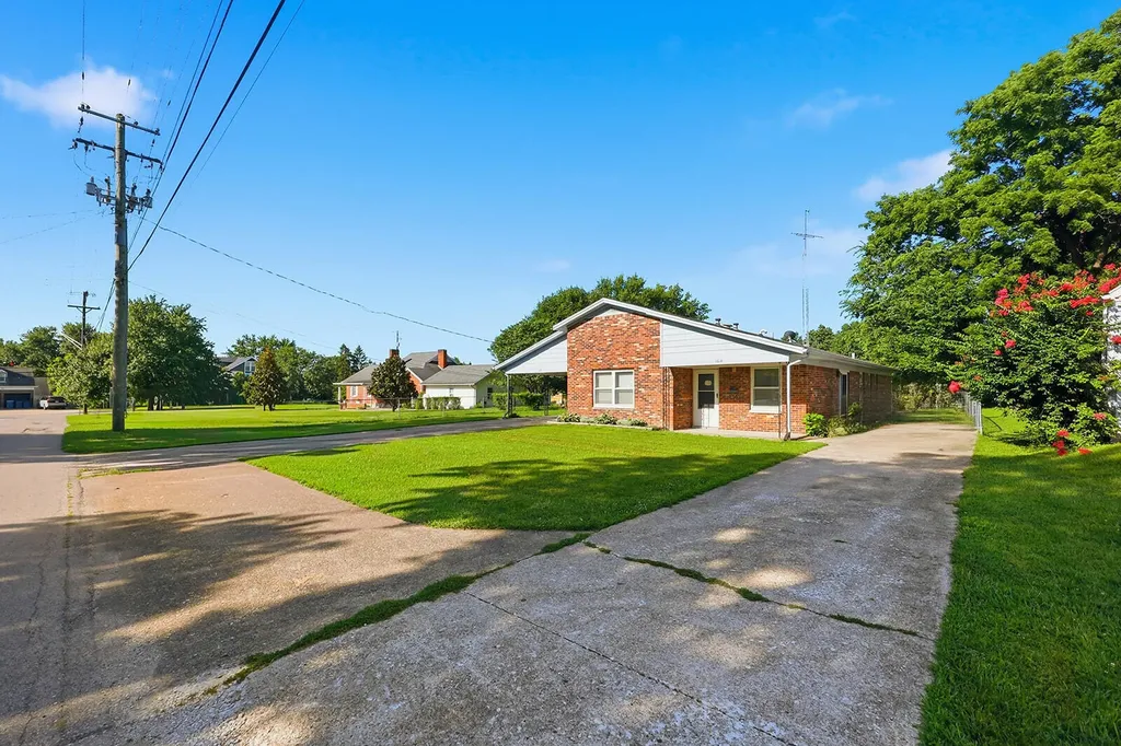 101 Saffell Street Lawrenceburg KY 40342