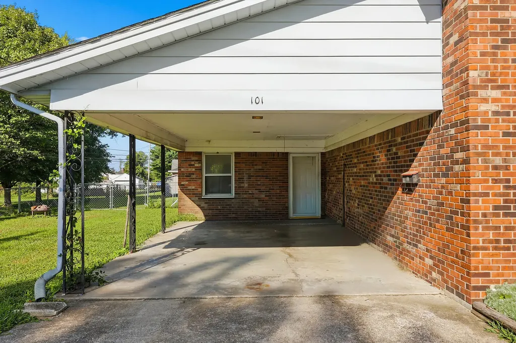 101 Saffell Street Lawrenceburg KY 40342