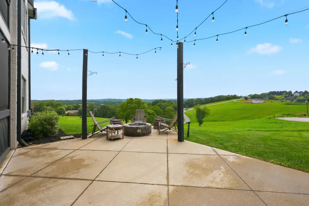 300 Prestwick Circle Richmond KY 40475