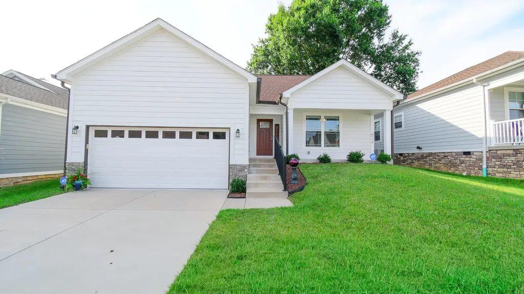 1009 Silver Leaf Drive Lawrenceburg KY 40342