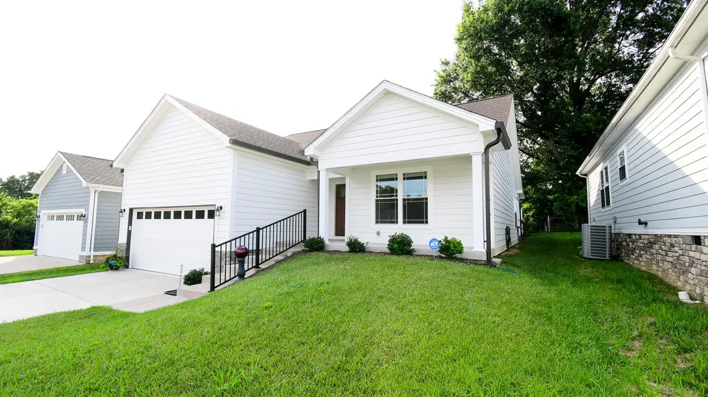 1009 Silver Leaf Drive Lawrenceburg KY 40342