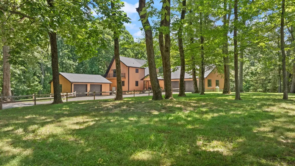 2295 E Highway 635 Science Hill KY 42553