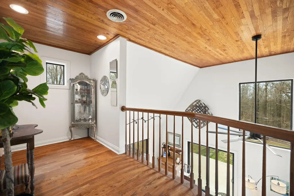 2295 E Highway 635 Science Hill KY 42553