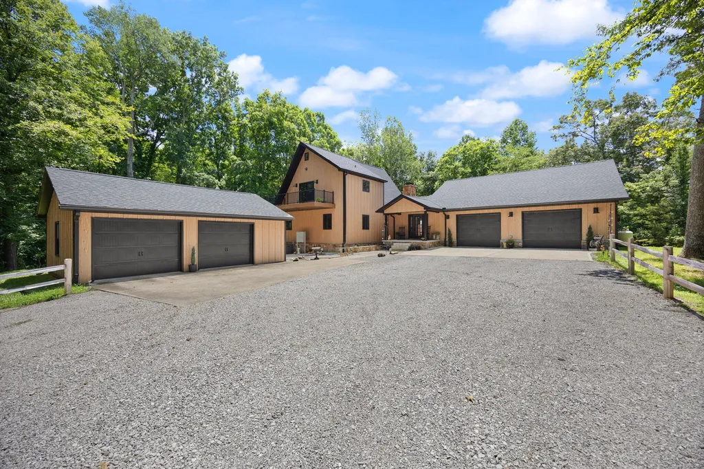 2295 E Highway 635 Science Hill KY 42553