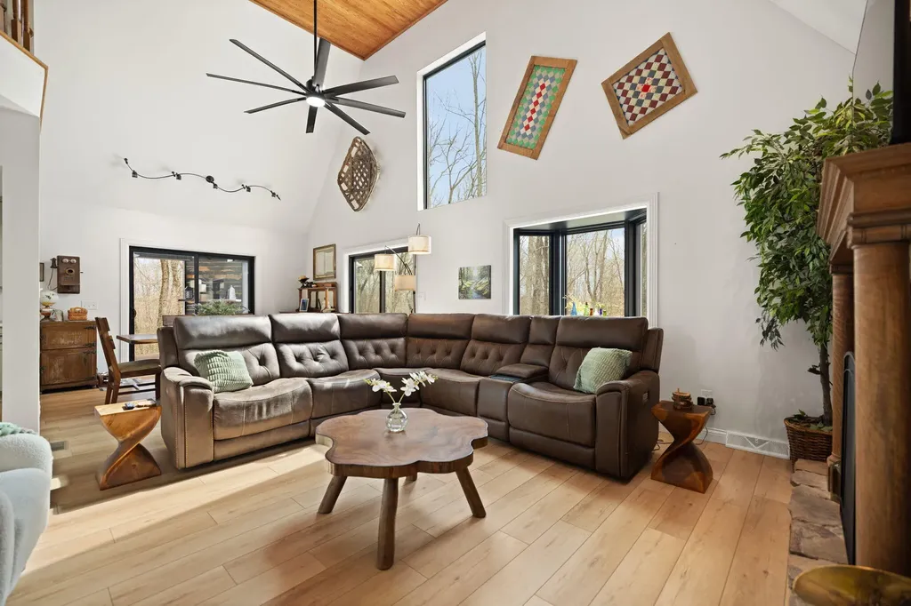 2295 E Highway 635 Science Hill KY 42553