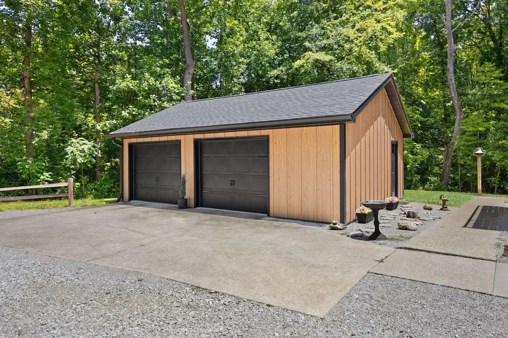 2295 E Highway 635 Science Hill KY 42553