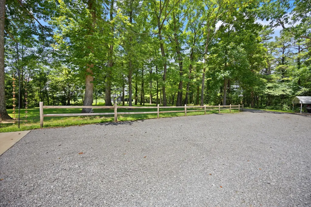 2295 E Highway 635 Science Hill KY 42553