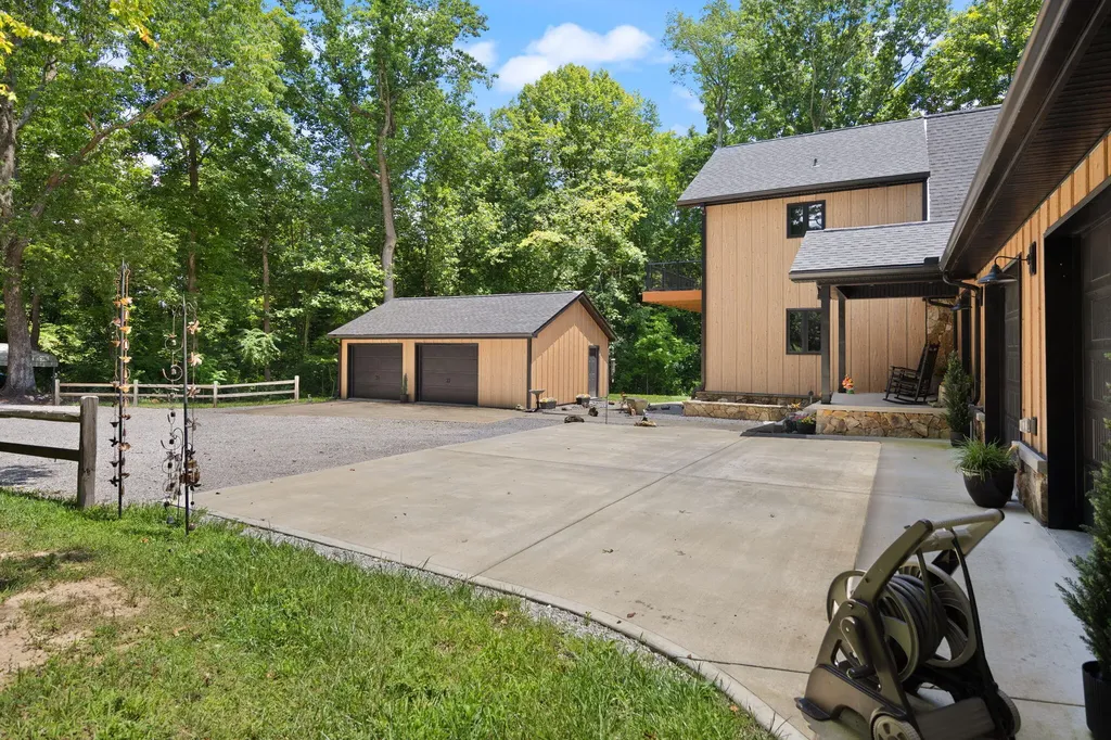 2295 E Highway 635 Science Hill KY 42553