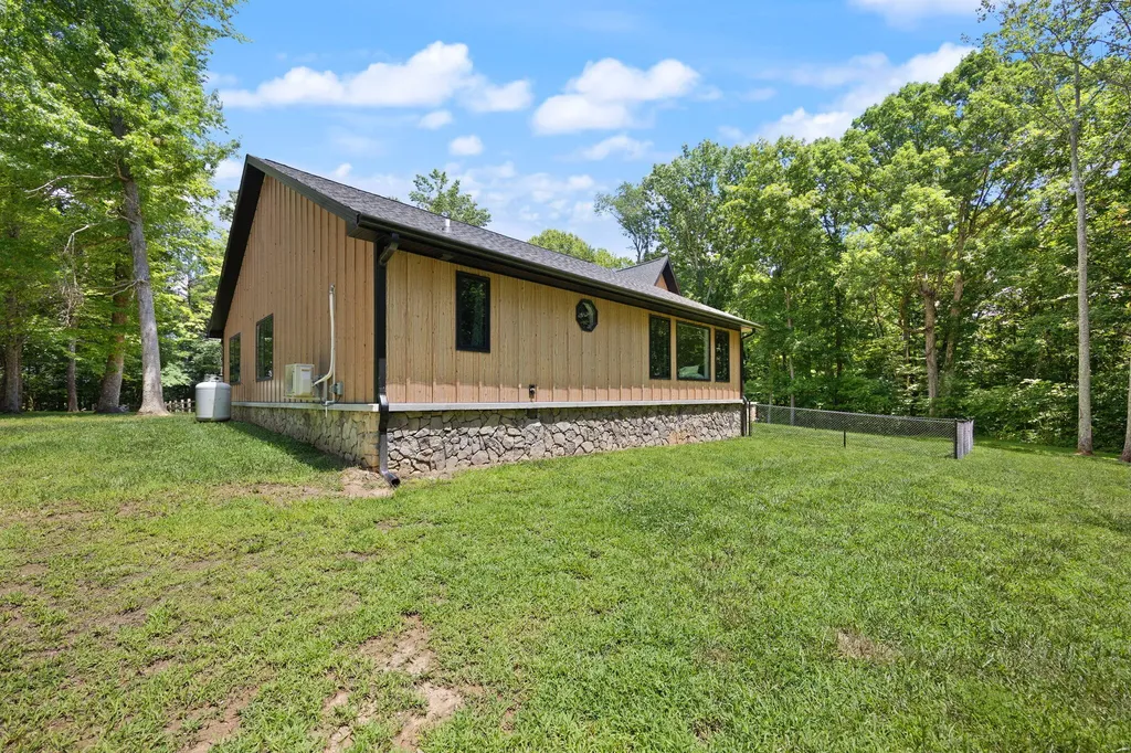 2295 E Highway 635 Science Hill KY 42553