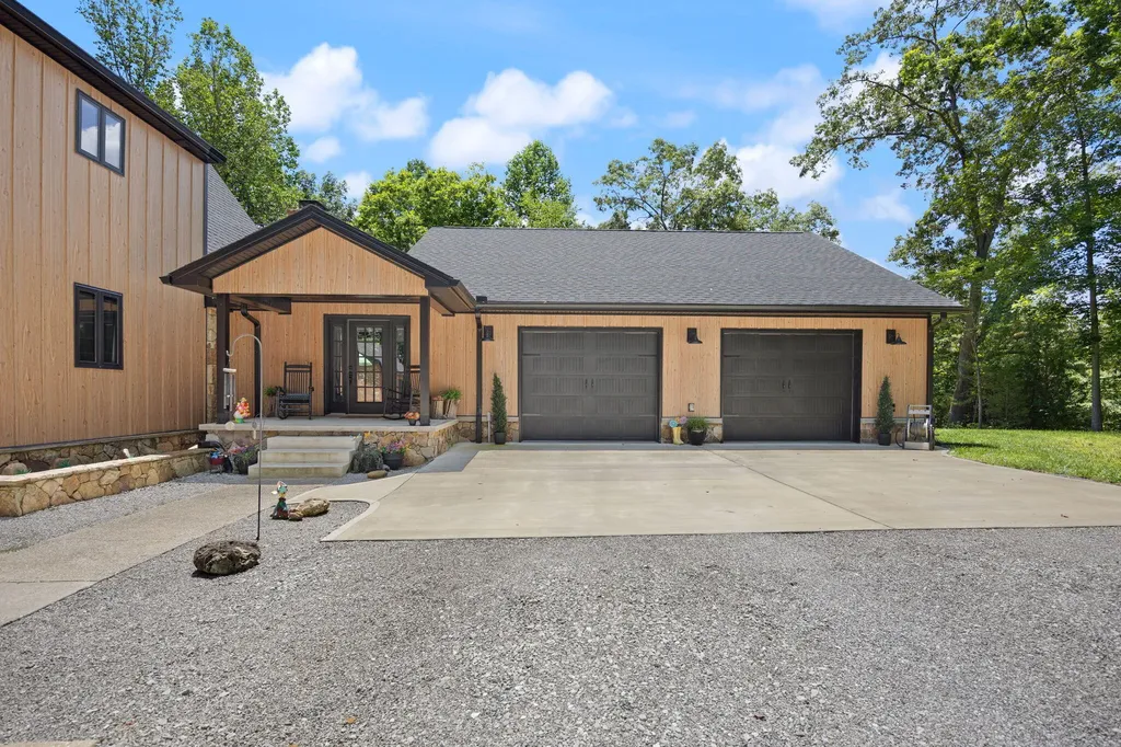 2295 E Highway 635 Science Hill KY 42553