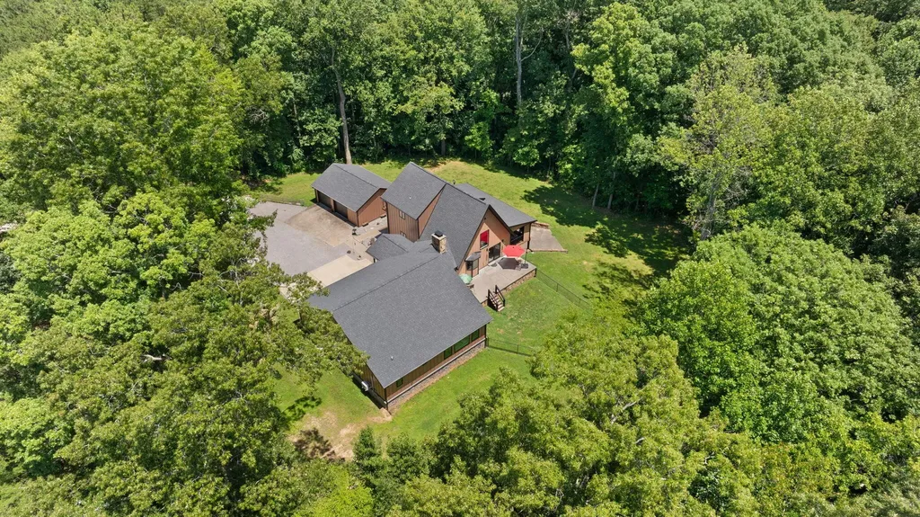 2295 E Highway 635 Science Hill KY 42553