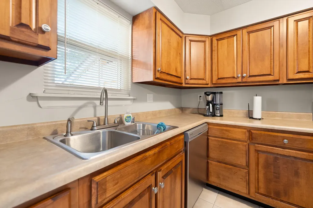 421 Redding Road Lexington KY 40517