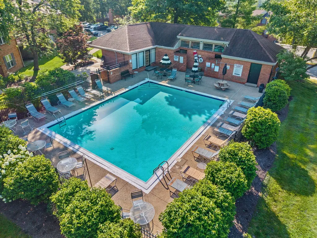 421 Redding Road Lexington KY 40517