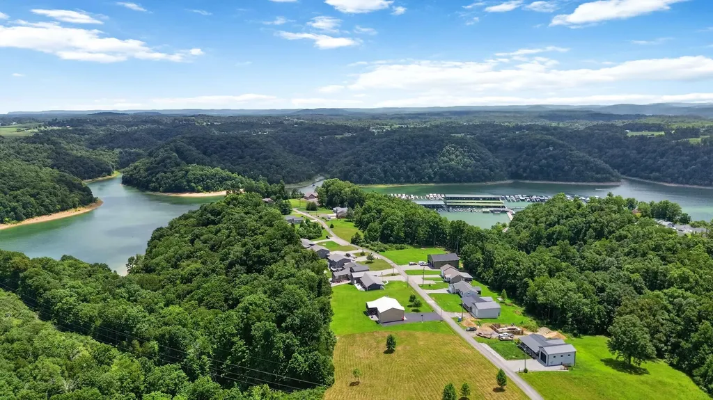 209 209 Indian Hills Dr Drive Russell Springs KY 42642