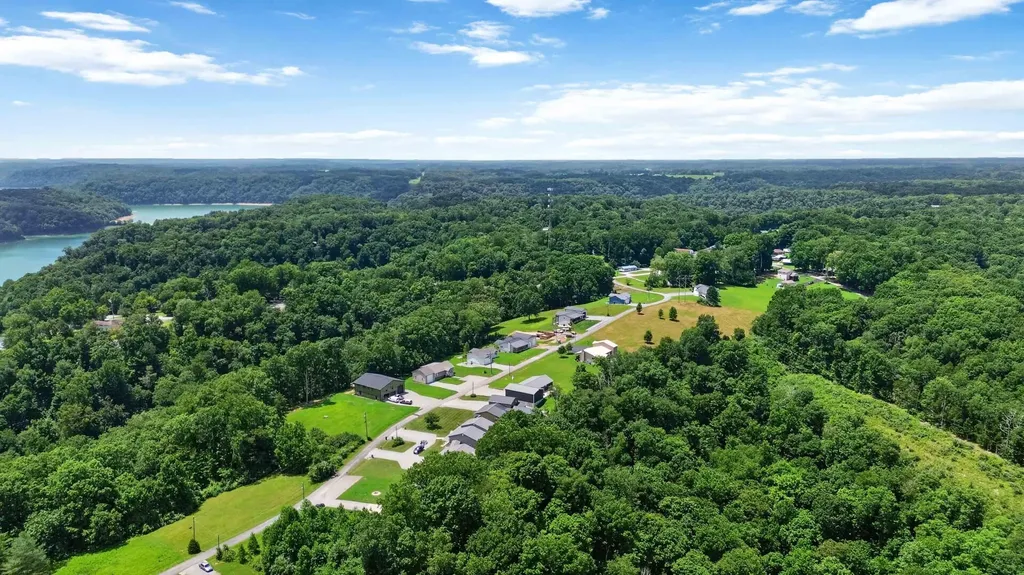 209 209 Indian Hills Dr Drive Russell Springs KY 42642
