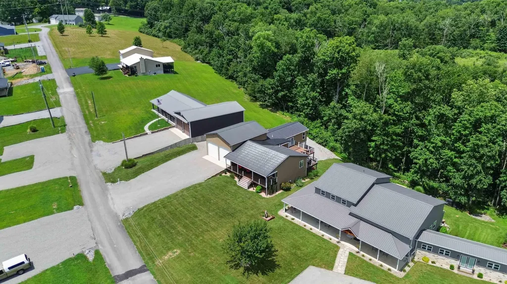 209 209 Indian Hills Dr Drive Russell Springs KY 42642