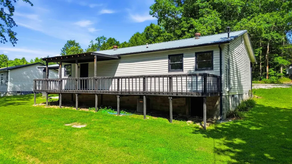 824 Paris Karr Road Keavy KY 40737