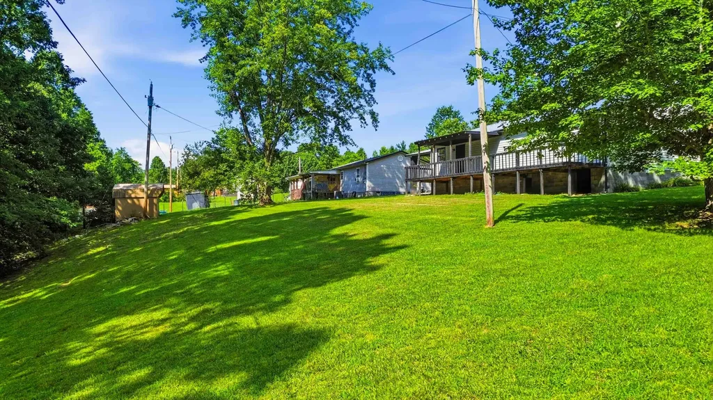 824 Paris Karr Road Keavy KY 40737