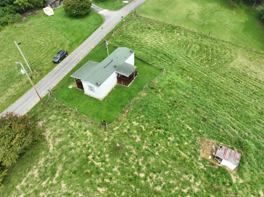 762 Jacks Ridge Road Mckee KY 40447