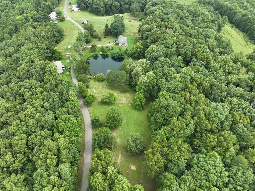 762 Jacks Ridge Road Mckee KY 40447