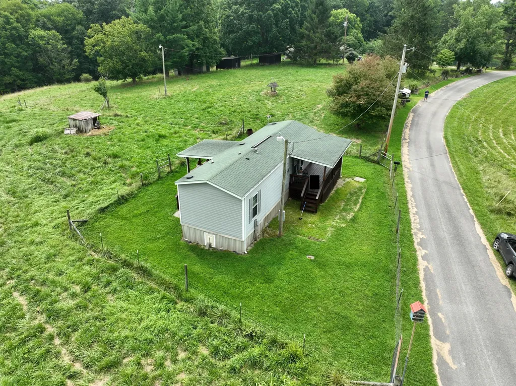 762 Jacks Ridge Road Mckee KY 40447
