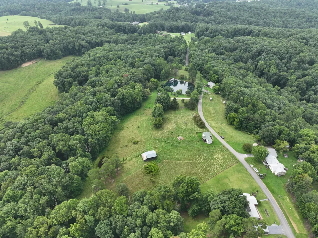 762 Jacks Ridge Road Mckee KY 40447