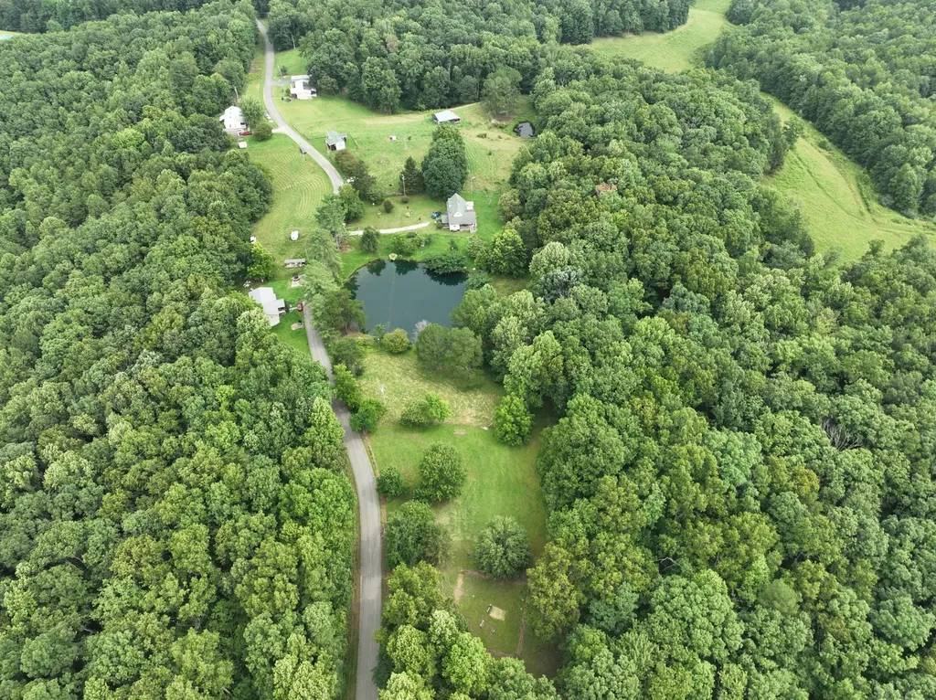 762 Jacks Ridge Road Mckee KY 40447