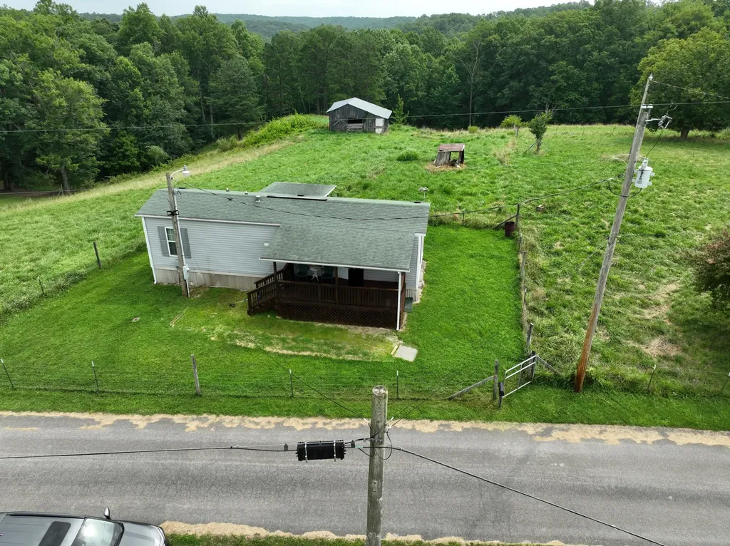 762 Jacks Ridge Road Mckee KY 40447