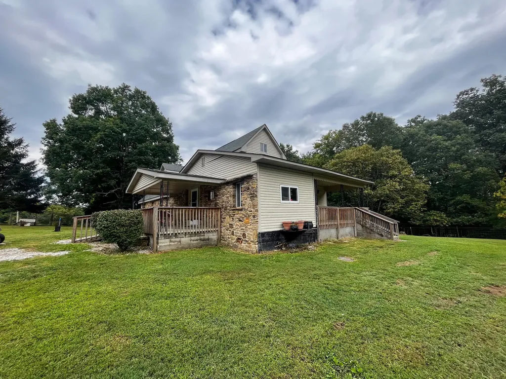 762 Jacks Ridge Road Mckee KY 40447