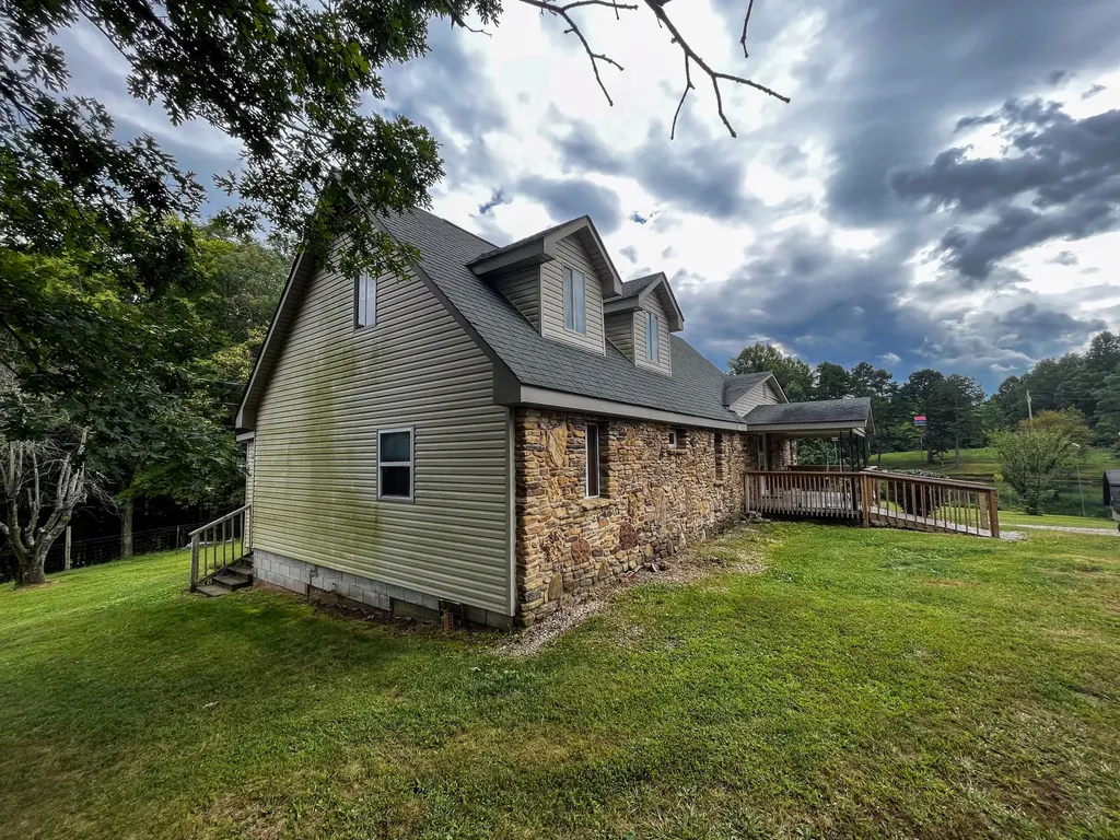 762 Jacks Ridge Road Mckee KY 40447