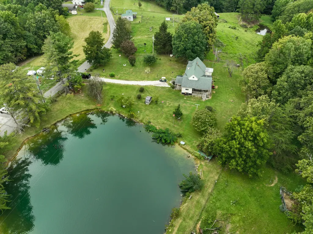 762 Jacks Ridge Road Mckee KY 40447