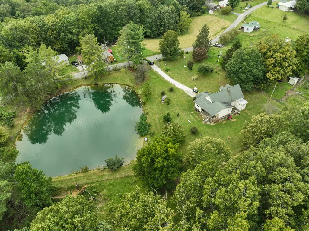 762 Jacks Ridge Road Mckee KY 40447
