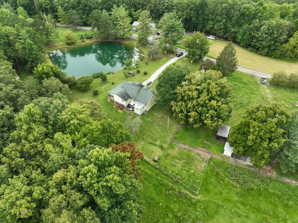 762 Jacks Ridge Road Mckee KY 40447